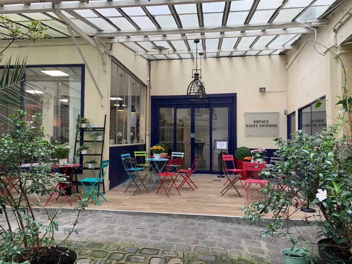Cour de l'espace Saint-Antoine.